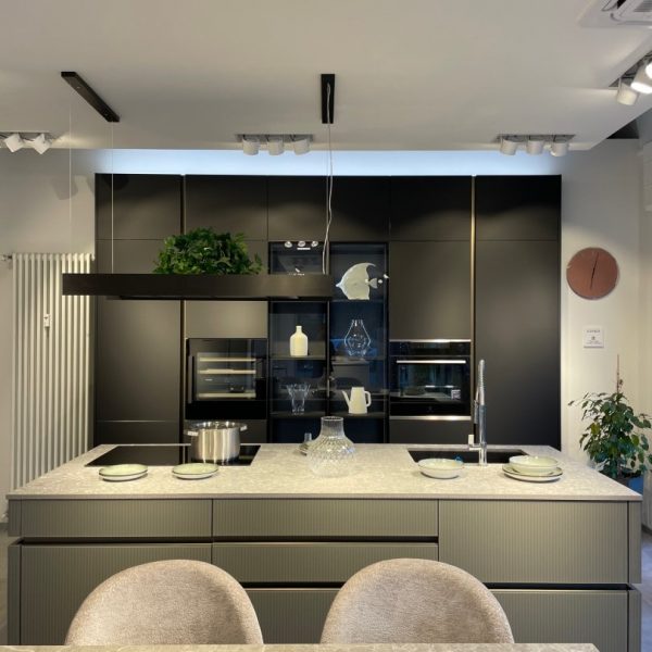 69E8C53C-4C5C-42D4-929C-A476AC9A75F8